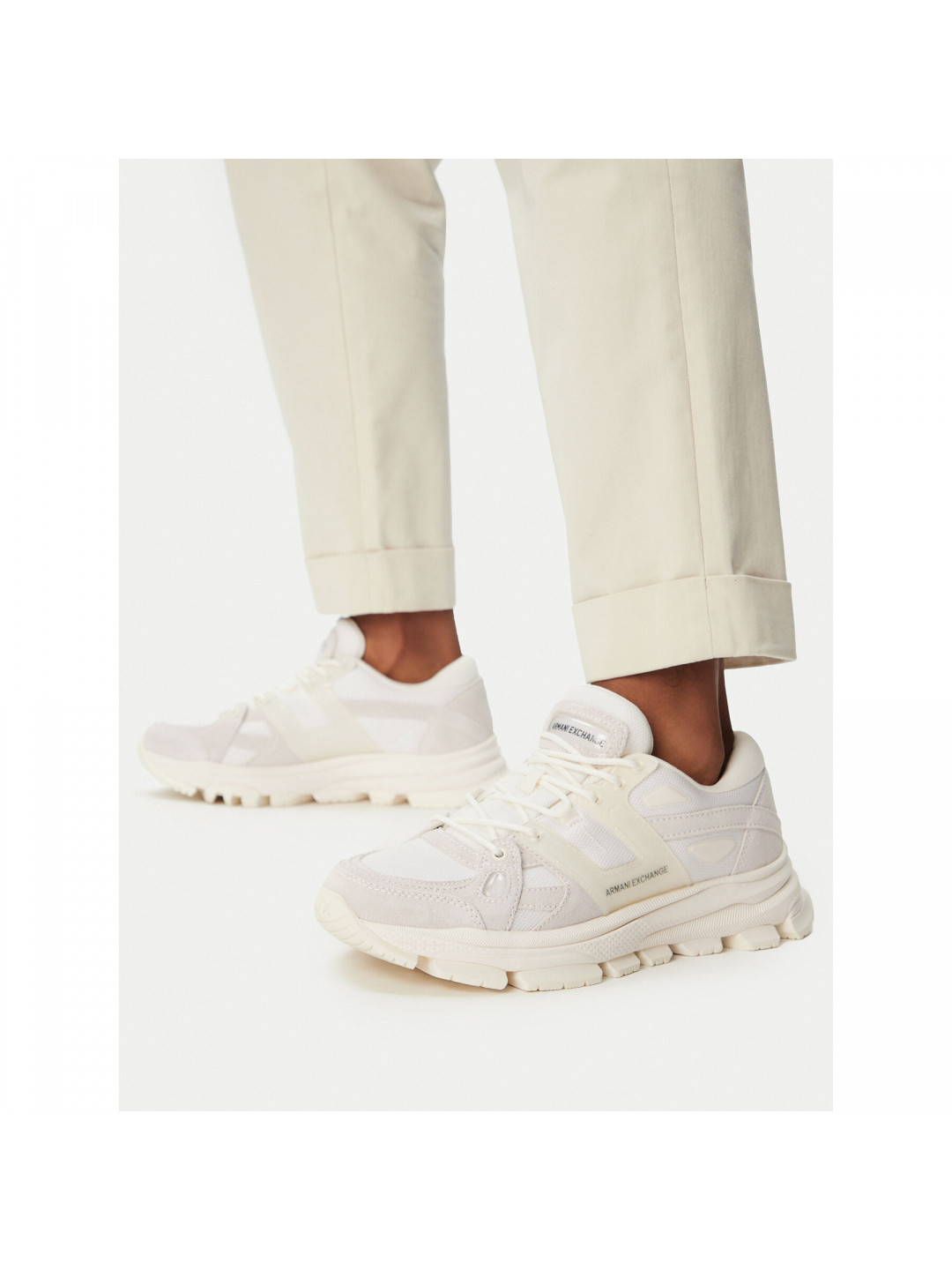 Sneakersy Armani Exchange XM001678 AF17356 M0344 Écru